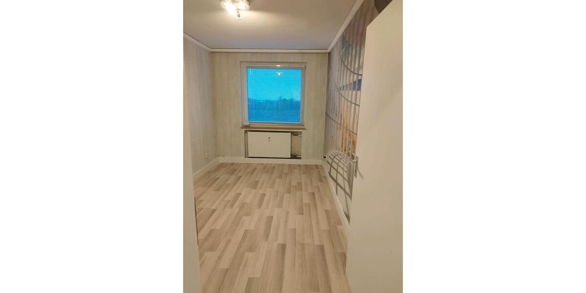 Etagenwohnung Detmold - 3 Zimmer, 72 m&sup2;, 570&euro; | Angebot:25990352