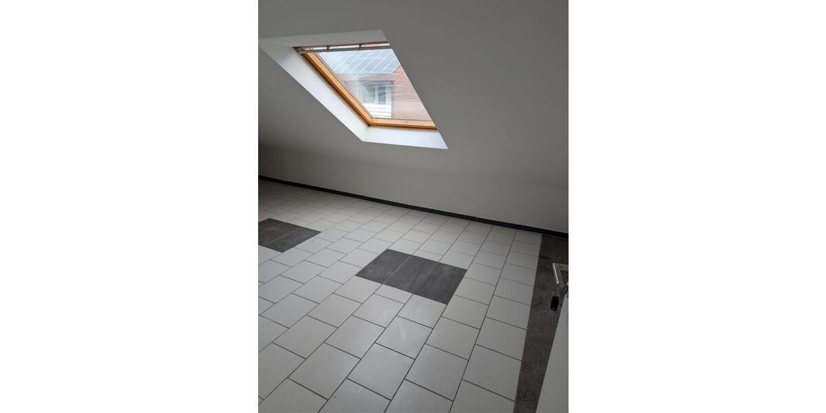 Dachgeschoßwohnung Lippstadt - 1 Zimmer, 15 m&sup2;, 300&euro; | Angebot:26661745