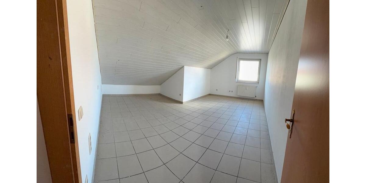 Dachgeschoßwohnung Wallertheim - 3 Zimmer, 84 m&sup2;, 1.050&euro; | Angebot:26234503