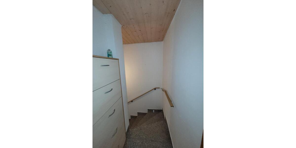 Dachgeschoßwohnung Drei Gleichen - 2.5 Zimmer, 70 m&sup2;, 540&euro; | Angebot:26483246