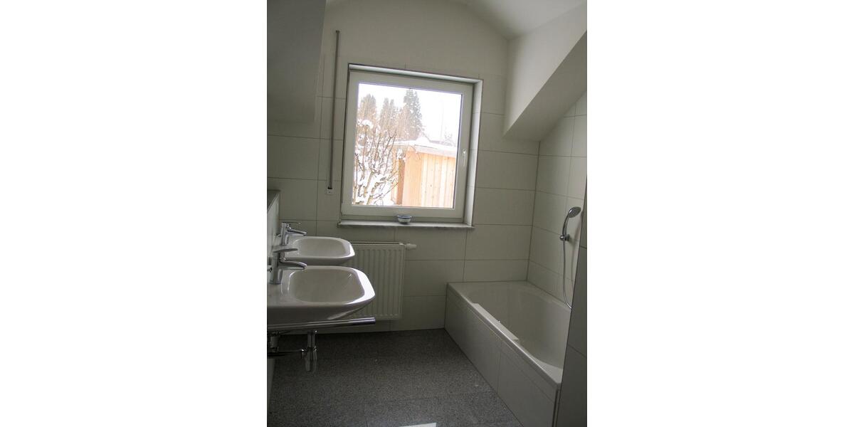 Etagenwohnung Büchlberg - 4 Zimmer, 115 m&sup2;, 990&euro; | Angebot:25948027