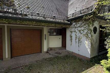 Haus Gebenbach - 6 Zimmer, 220 m&sup2;, 1.750&euro; | Angebot:27087481