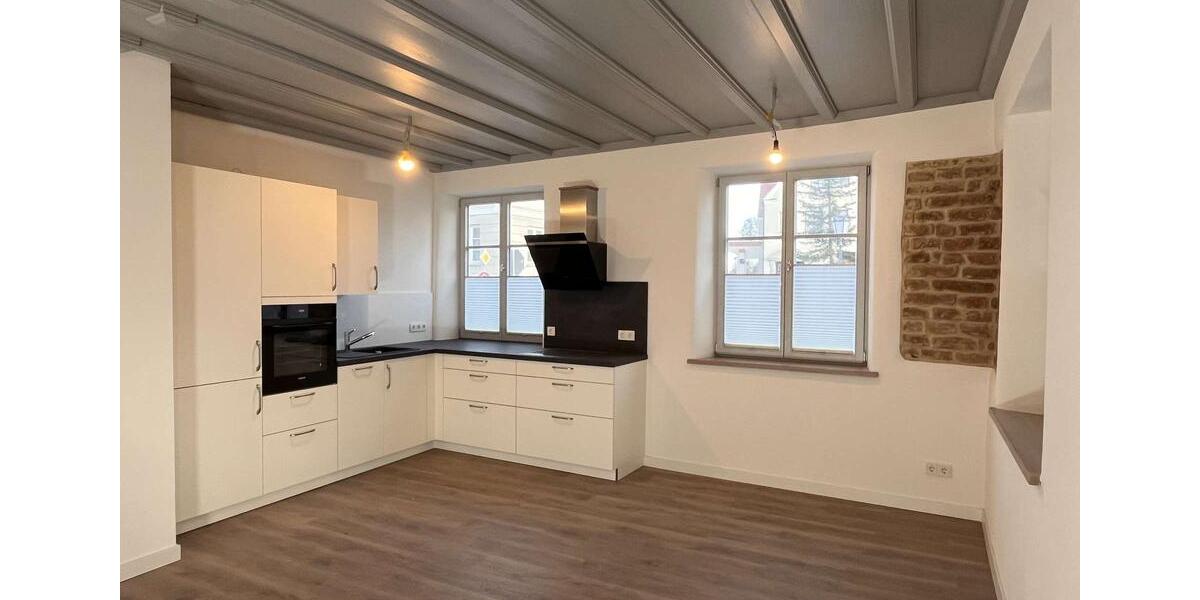 Generation 55Plus: Exklusive 3-Zimmerwohnung in herrschaftlichem Anwesen mit optimaler Infrastruktur zimmer