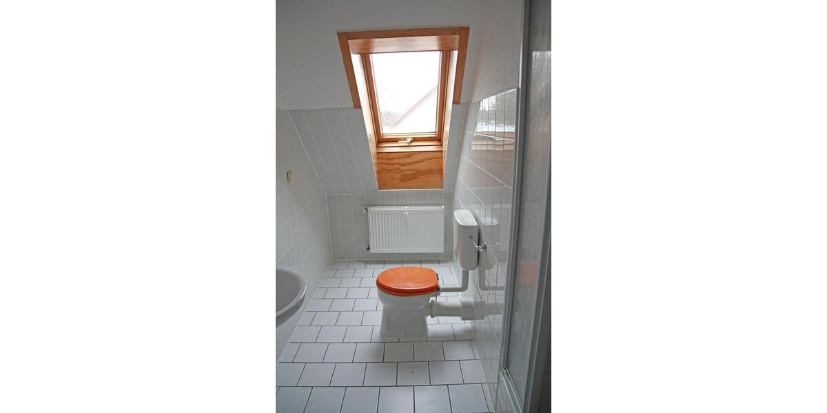 Dachgeschoßwohnung Zeitz - 2 Zimmer, 63 m&sup2;, 275&euro; | Angebot:24650232