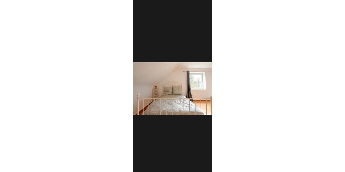 Dachgeschoßwohnung Hamburg Schnelsen - 2 Zimmer, 50 m&sup2;, 1.250&euro; | Angebot:25990308