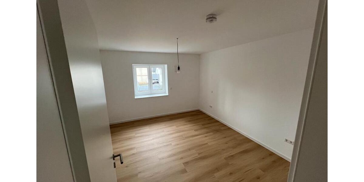 Etagenwohnung Bühl - 3 Zimmer, 80 m&sup2;, 1.200&euro; | Angebot:25340802