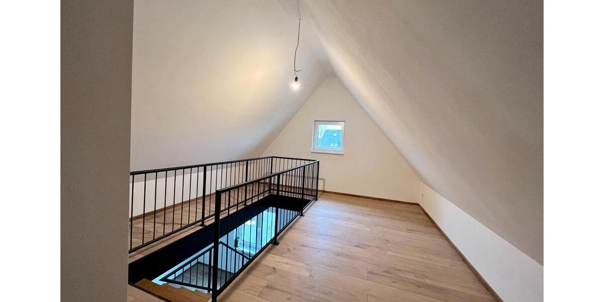 Dachgeschoßwohnung Schmallenberg - 4 Zimmer, 110 m&sup2;, 880&euro; | Angebot:26586364