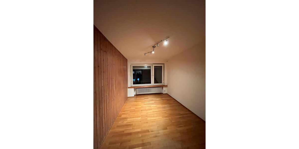 Etagenwohnung Ummendorf - 4 Zimmer, 88 m&sup2;, 1.200&euro; | Angebot:24727459