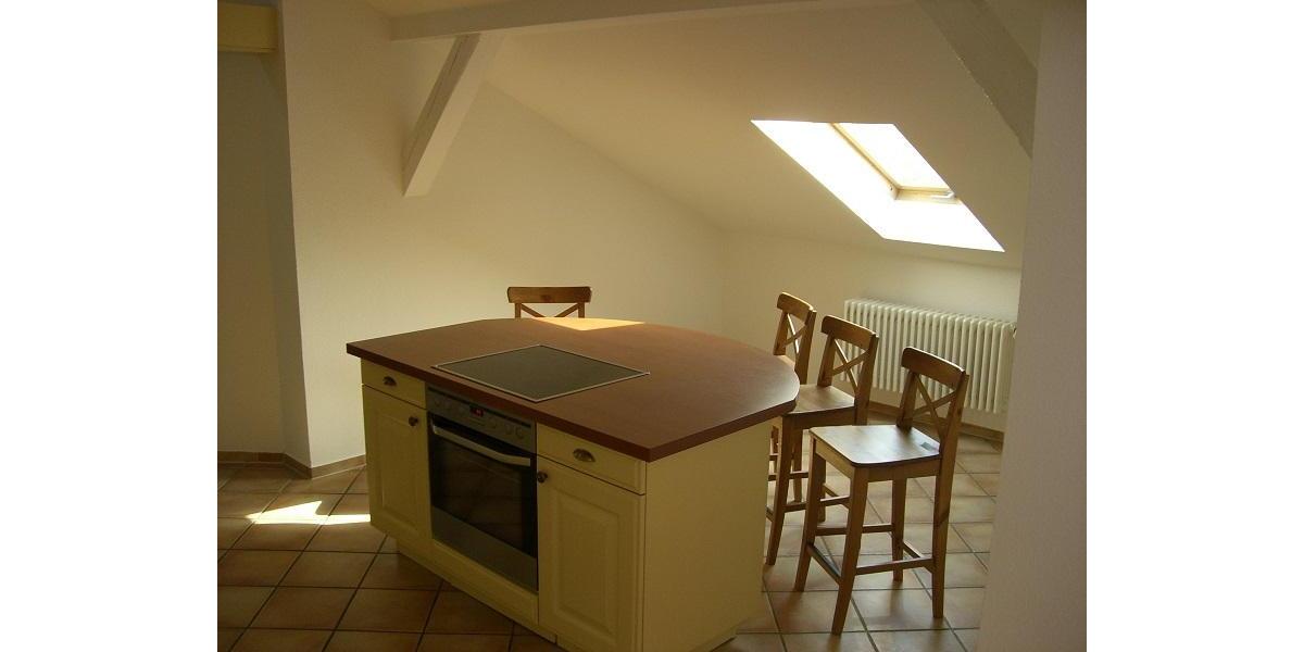 Dachgeschoßwohnung Schwerin Altstadt - 4 Zimmer, 120 m&sup2;, 900&euro; | Angebot:25783037