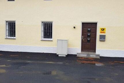 zentralgelegene Büroräume mit Parkplätzen zimmer