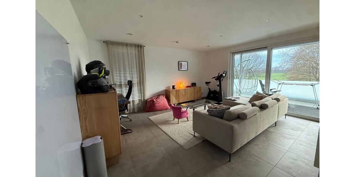 Etagenwohnung Viersen Hülsdonk - 3 Zimmer, 122 m&sup2;, 1.825&euro; | Angebot:24416622