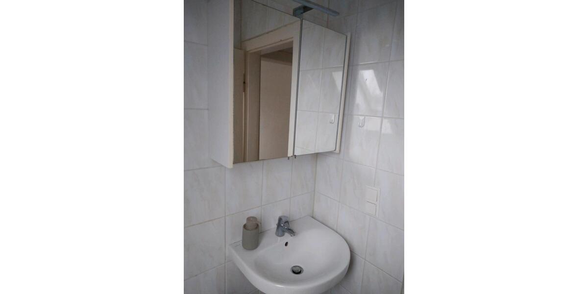 Dachgeschoßwohnung Einbeck - 1 Zimmer, 50 m&sup2;, 300&euro; | Angebot:26252505