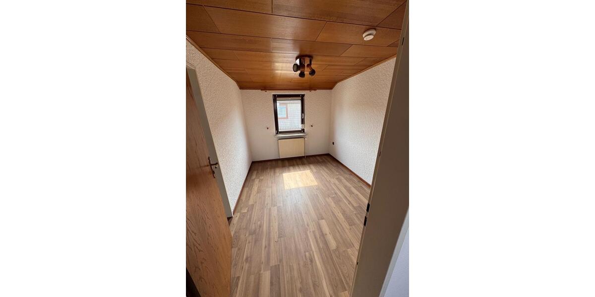 Dachgeschoßwohnung Delmenhorst Düsternort - 3 Zimmer, 109 m&sup2;, 1.000&euro; | Angebot:26522369
