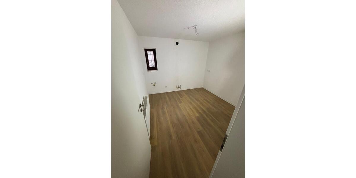 Etagenwohnung Vöhl - 3 Zimmer, 94 m&sup2;, 700&euro; | Angebot:25797016