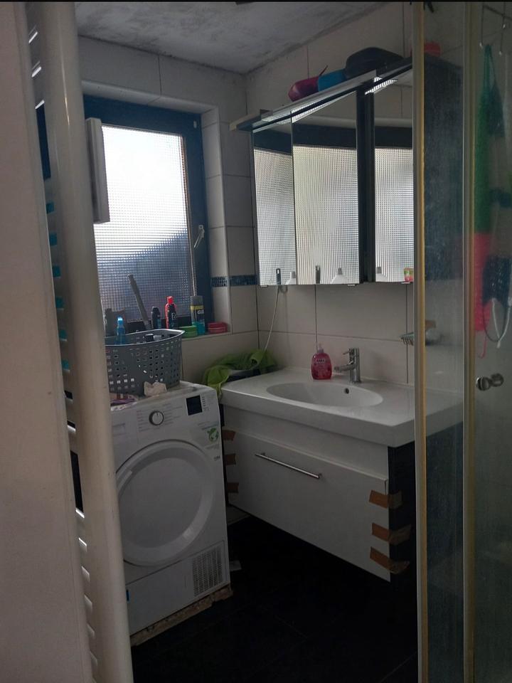 ANSPRECHENDE 3- Zimmer- Wohnung EBK, 2-MAL BALKON, GARAGE