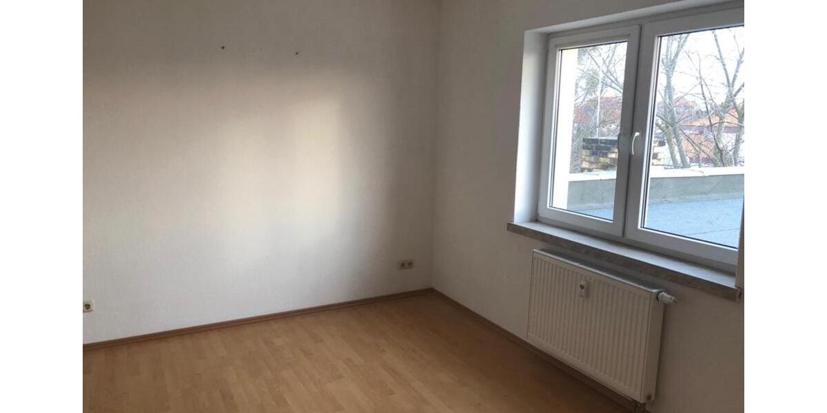 Dachgeschoßwohnung Bitterfeld-Wolfen Bitterfeld - 2 Zimmer, 42 m&sup2;, 300&euro; | Angebot:24425663