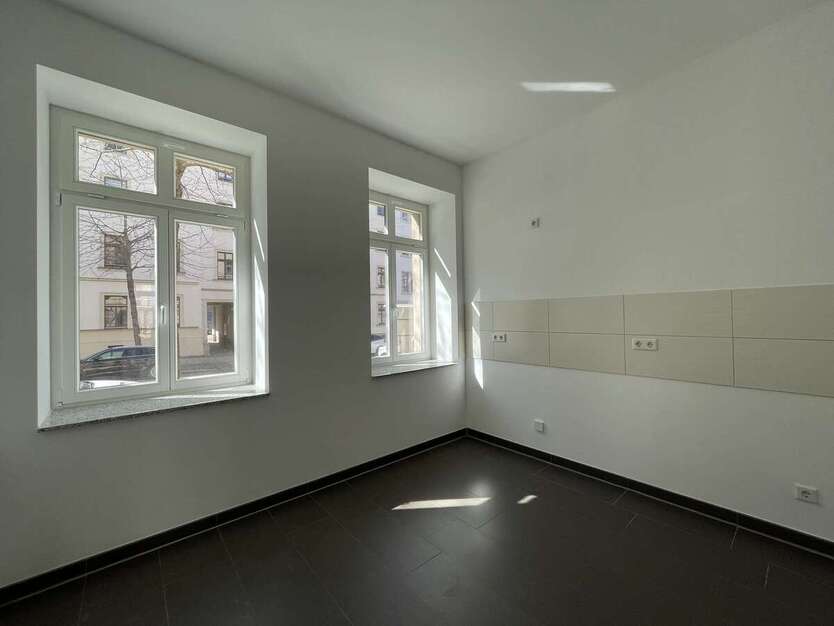 mit 360° Rundgang! Sanierte 2 Zimmer mit Balkon + großer Küche am Brühl! 2 zimmer