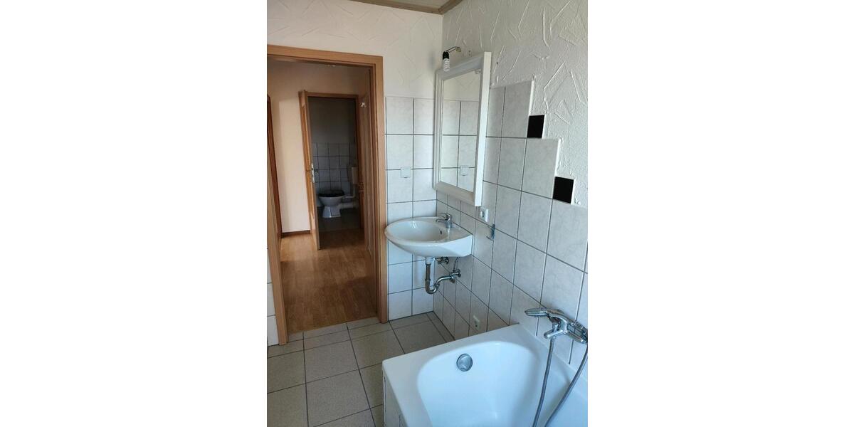 Etagenwohnung Hengersberg - 4 Zimmer, 90 m&sup2;, 500&euro; | Angebot:26693029