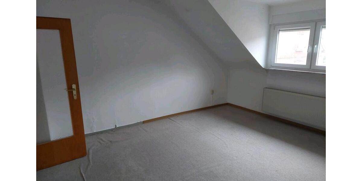 Dachgeschoßwohnung Zweibrücken - 3 Zimmer, 77 m&sup2;, 500&euro; | Angebot:25907896