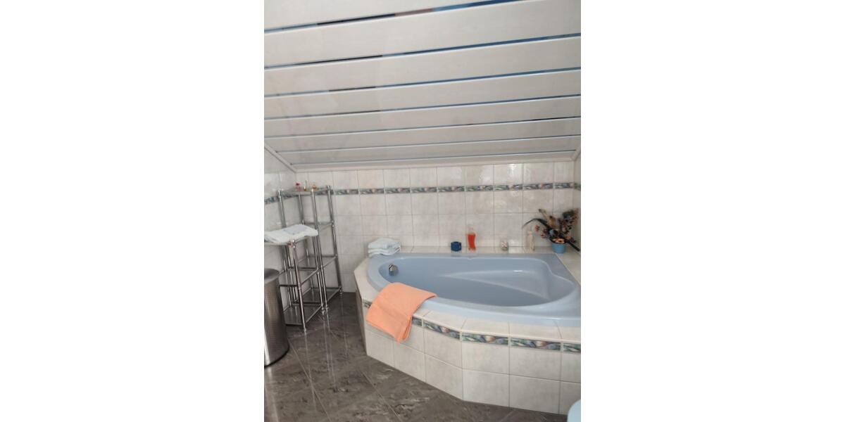 Dachgeschoßwohnung Kronach - 1 Zimmer, 60 m&sup2;, 650&euro; | Angebot:26149131