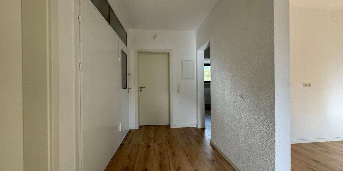 Sanierte und gepflegte 3ZKB Dachgeschosswohnung in St. Ingbert-Rentrisch - Dachgeschoßwohnung Sankt Ingbert | Angebot:27197100