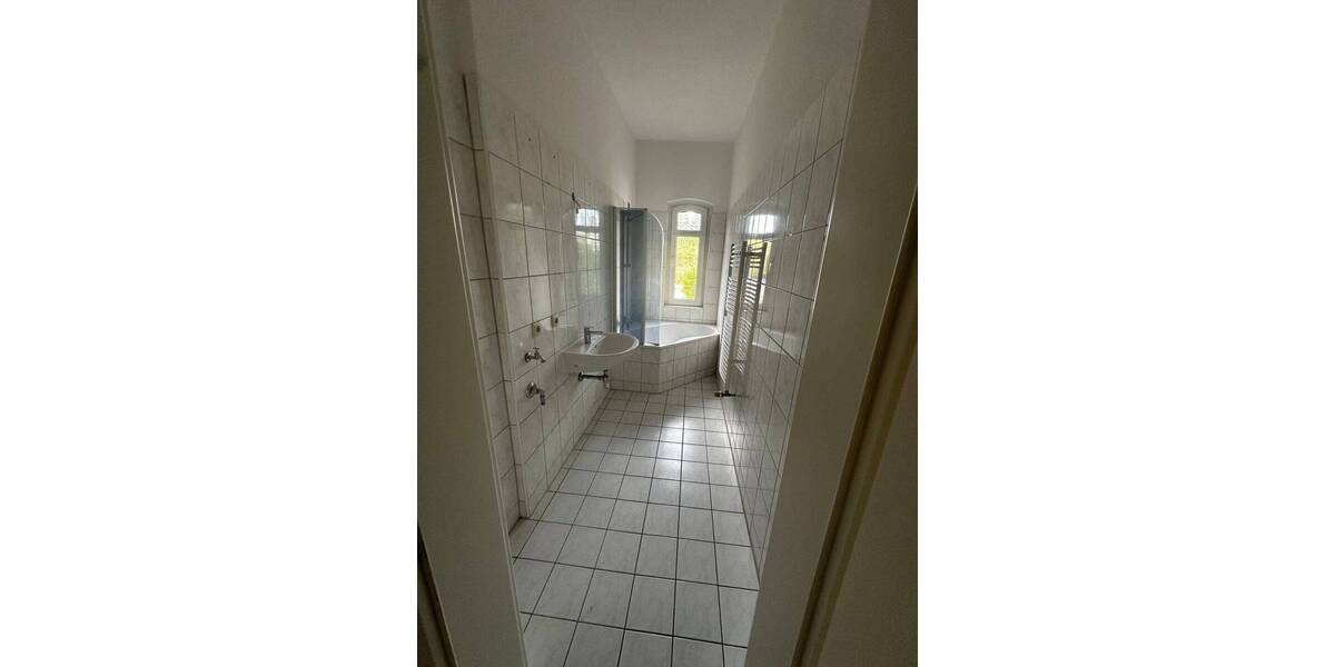 Etagenwohnung Weißenfels - 4 Zimmer, 81 m&sup2;, 573&euro; | Angebot:26673478