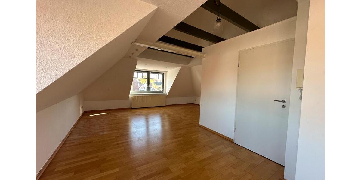 Dachgeschoßwohnung Jever - 3 Zimmer, 63 m&sup2;, 520&euro; | Angebot:26368157