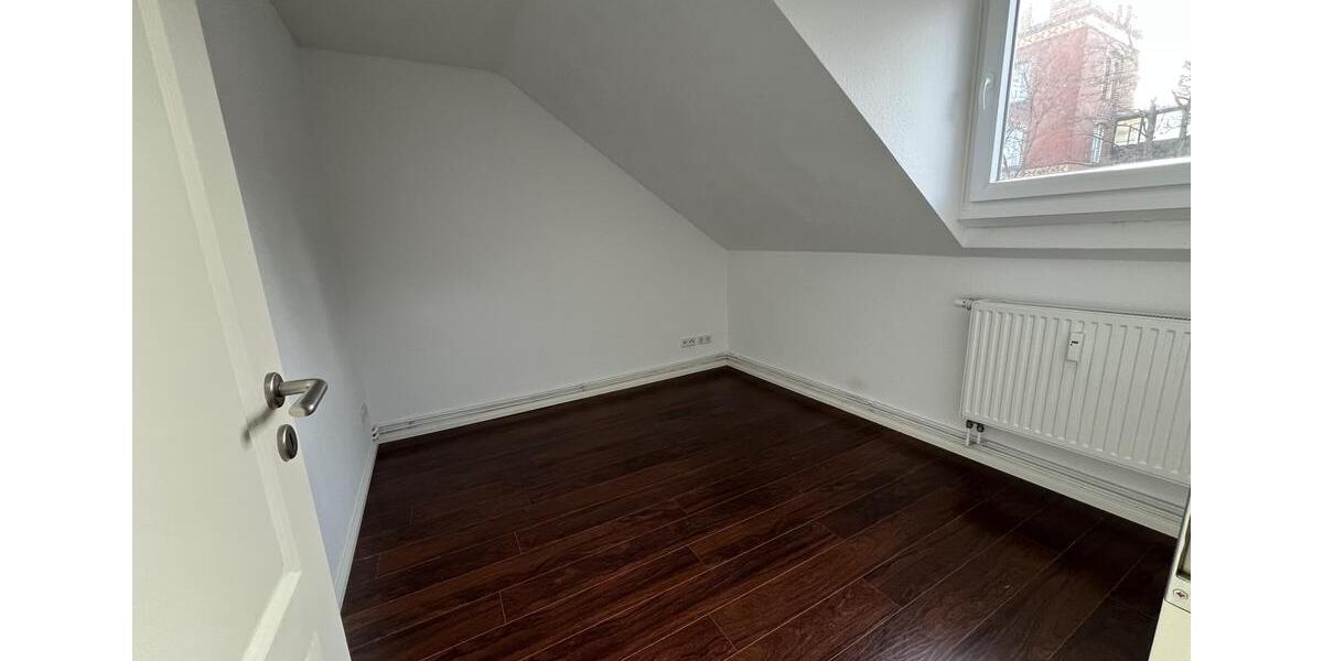 Dachgeschoßwohnung Flensburg - 3.5 Zimmer, 96 m&sup2;, 815&euro; | Angebot:25448737