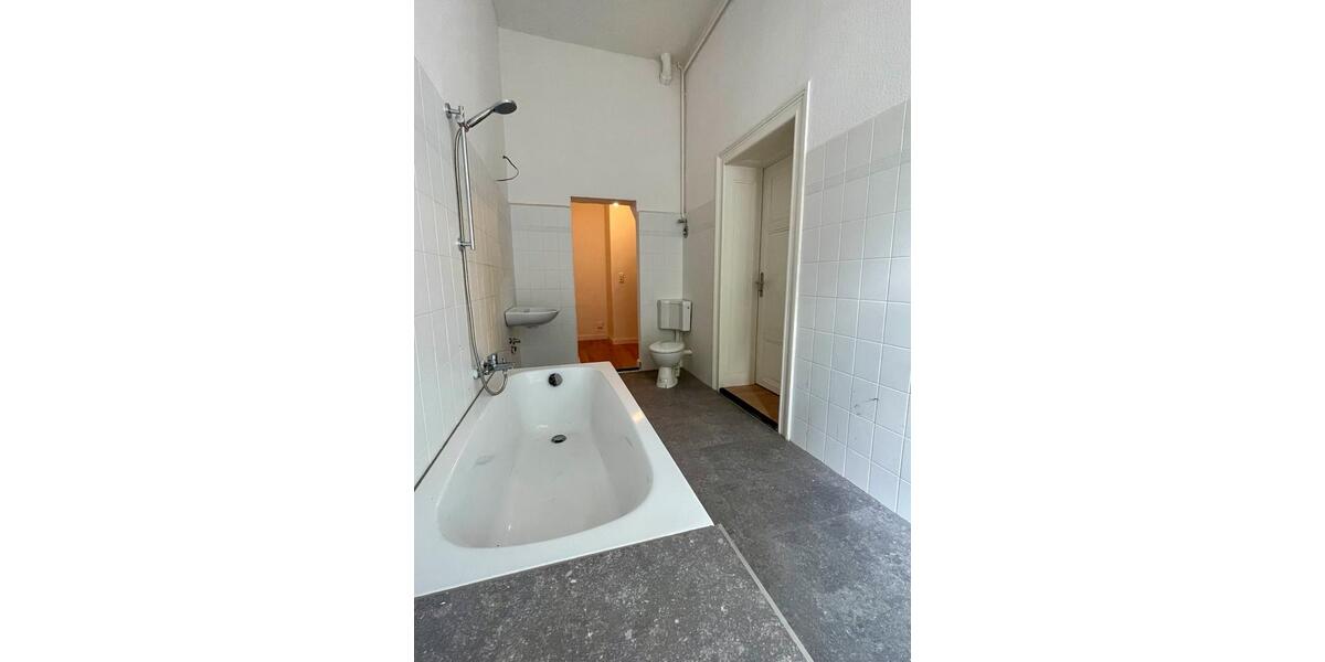 1,5 Raum Wohnung, saniert, EBK, EG, Zentrum 2 zimmer