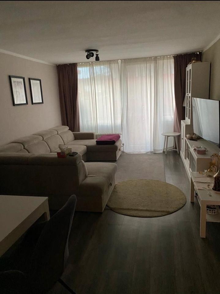4 Zimmer Wohnung in zentraler Lage in Hackenbroich