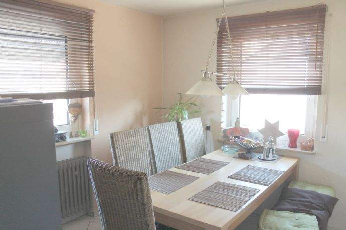 ZUVERLÄSSIGE NACHBARN GESUCHT: EG-Wohnung im Zweifamilienhaus 3 zimmer