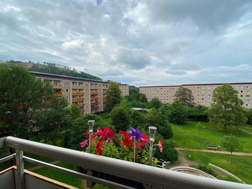 Familienfreundlich & modern: Sanierte Wohnung in bester Lageng ist bereit! 4 zimmer