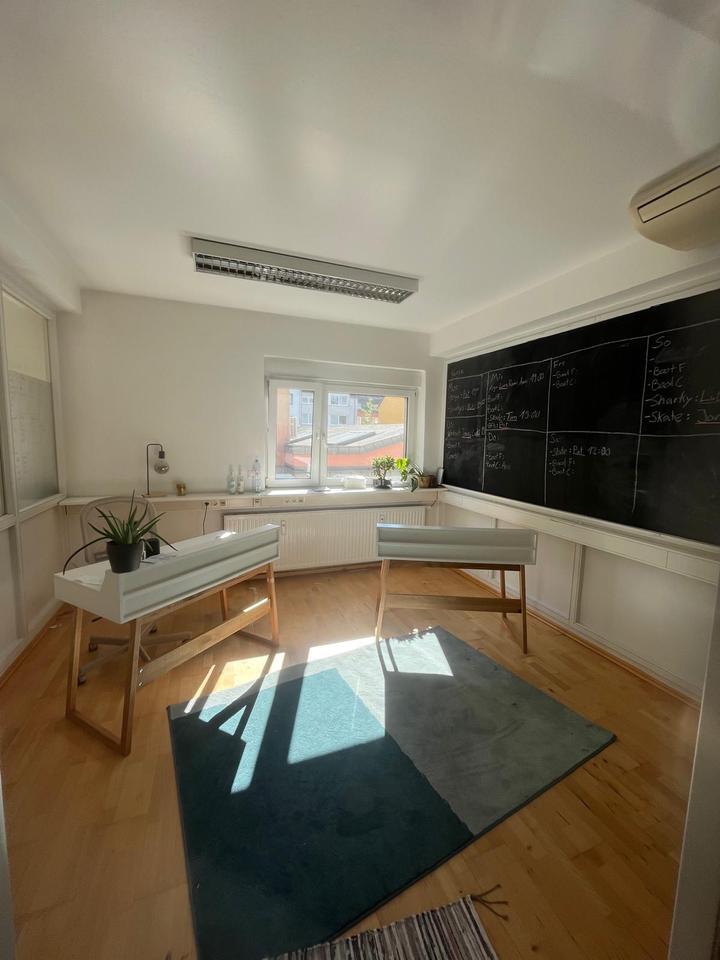 Helles Büro Rheinauhafen 20-100m2 | Garage & Klima