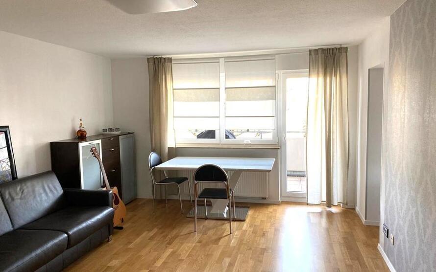 1-Zimmerwohnung mit TV, Internet, Küche, DuscheWc, Waschmaschine, Balkon plus Tiefgaragenstellplatz