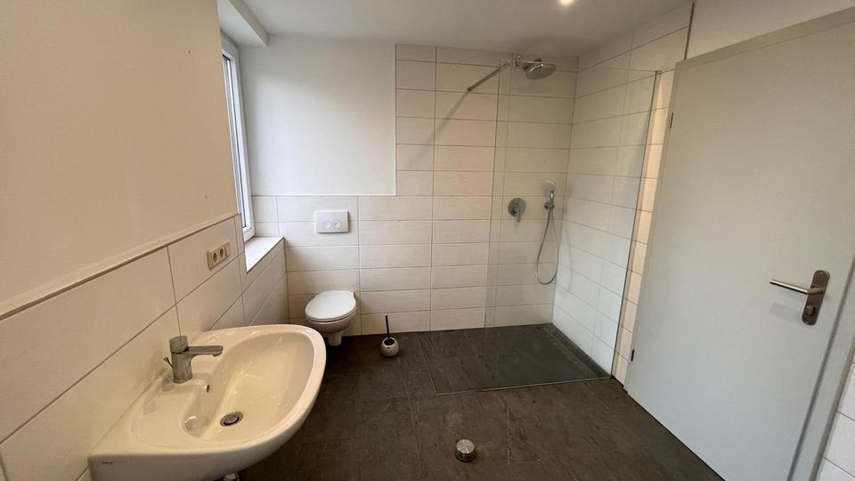 Großzügiges Einfamilienhaus mieten Siebenlehn mit Einliegerwohnung in Alleinlage 7 zimmer