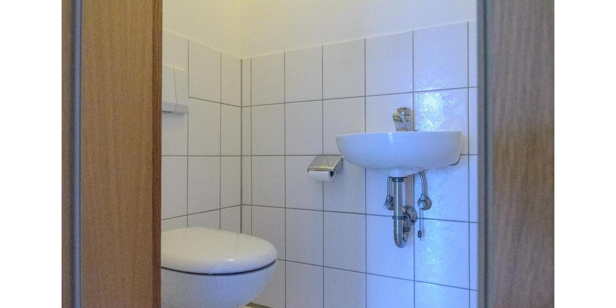 Frisch sanierte helle 3-Zimmer-DG-Wohnung mit Balkon 3 zimmer