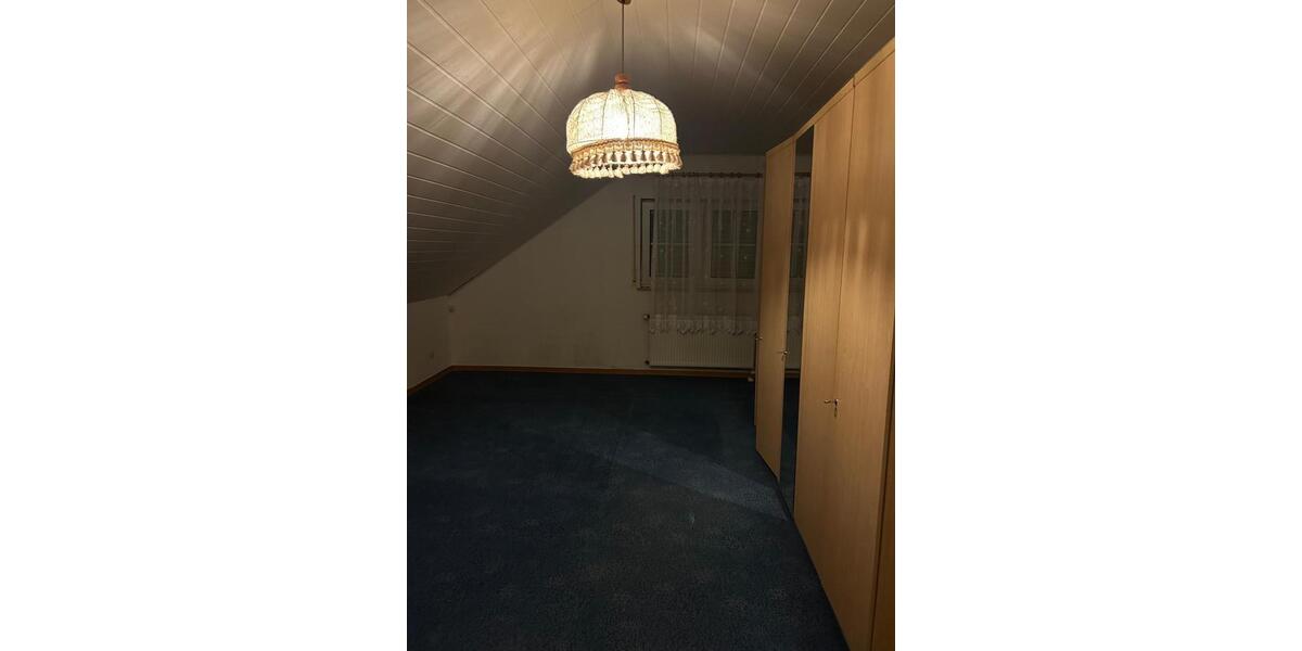 Dachgeschoßwohnung Meinerzhagen - 4 Zimmer, 79 m&sup2;, 450&euro; | Angebot:25370613