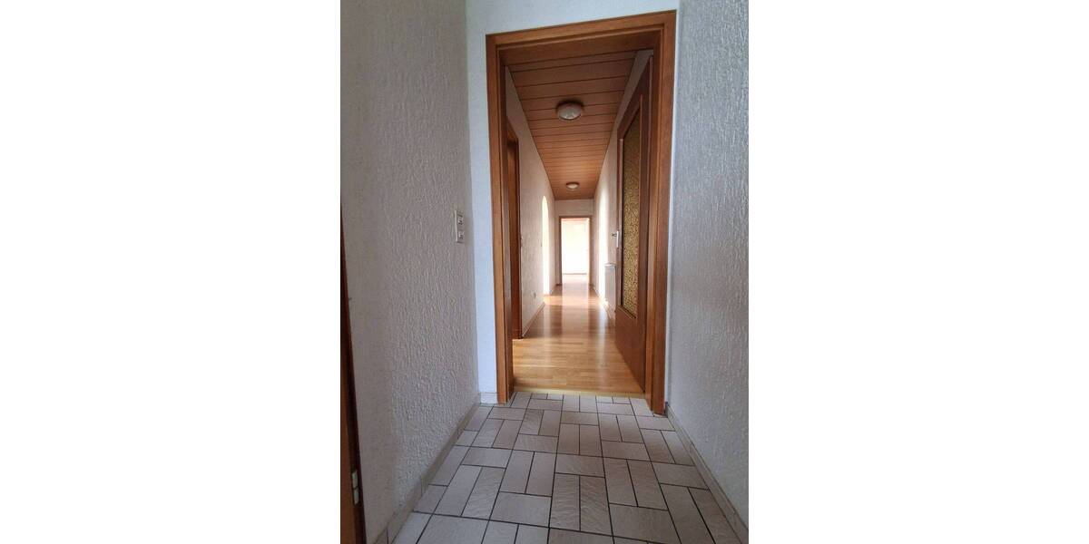 Bungalow Saarbrücken Klarenthal - 4 Zimmer, 130 m&sup2;, 1.100&euro; | Angebot:25666358