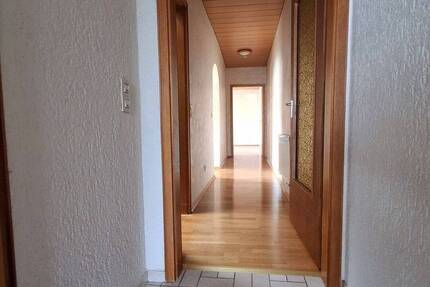 Haus Saarbrücken Klarenthal - 4 Zimmer, 130 m&sup2;, 1.100&euro; | Angebot:25666358