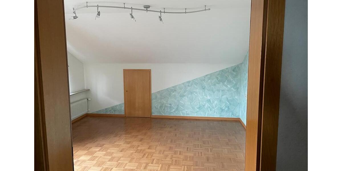 Dachgeschoßwohnung Grabenstetten - 2.5 Zimmer, 90 m&sup2;, 850&euro; | Angebot:26415044