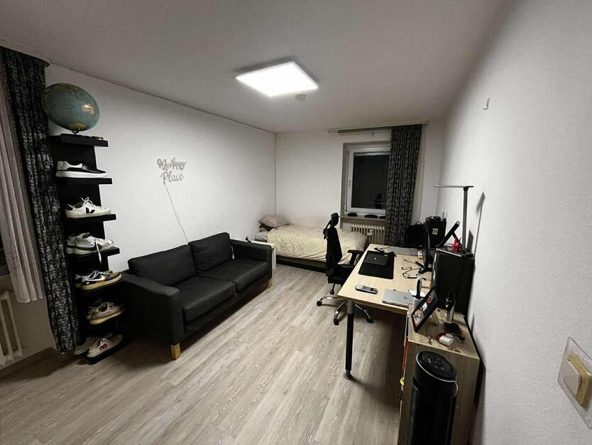 WG-Zimmer in Olympia-Einkaufszentrum