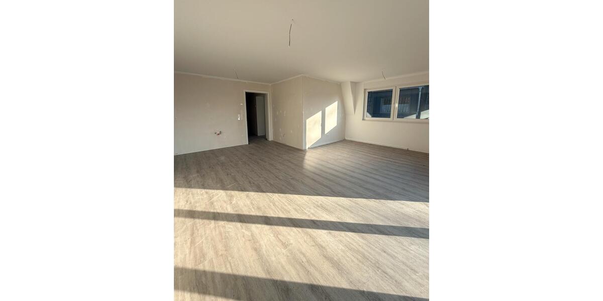 Dachgeschoßwohnung Gronau (Westfahlen) - 3 Zimmer, 92 m&sup2;, 1.330&euro; | Angebot:24149068