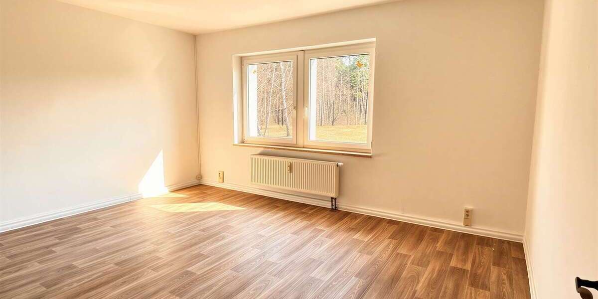 Etagenwohnung Groß Schacksdorf-Simmersdorf Simmersdorf - 3 Zimmer, 79 m&sup2;, 389&euro; | Angebot:26256030