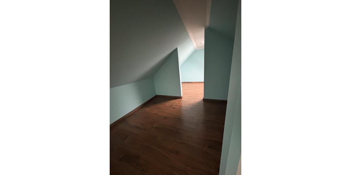 Dachgeschoßwohnung Vlotho - 3 Zimmer, 110 m&sup2;, 900&euro; | Angebot:26603551