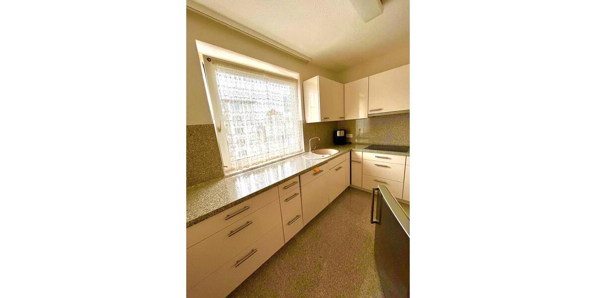 Etagenwohnung Sindelfingen Sindelfingen (Stadt) - 4 Zimmer, 98 m&sup2;, 1.400&euro; | Angebot:24857814