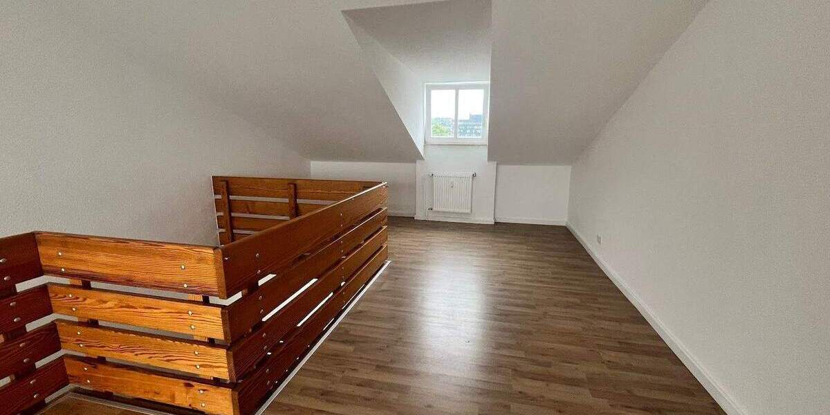 Etagenwohnung Wiesbaden Mitte - 2 Zimmer, 100 m&sup2;, 1.200&euro; | Angebot:25778336