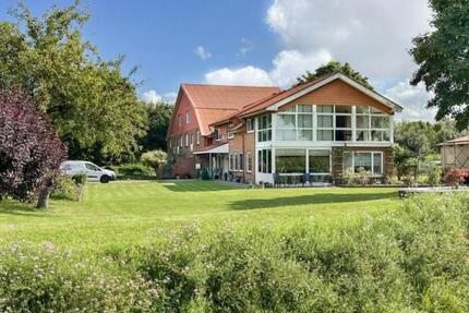 Haus Handewitt - 5 Zimmer, 256 m&sup2;, 2.400&euro; | Angebot:24754204