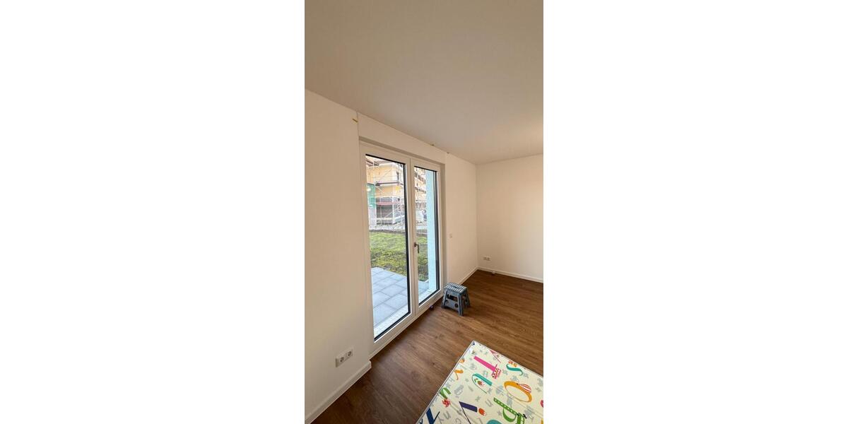 Erdgeschoßwohnung Schönefeld - 5 Zimmer, 131 m&sup2;, 2.750&euro; | Angebot:24455302
