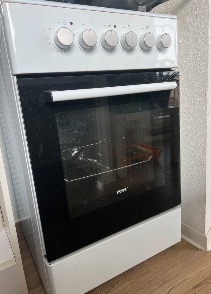 1-Zi Wohnung voll möbliert mit Balkon in Zentrum