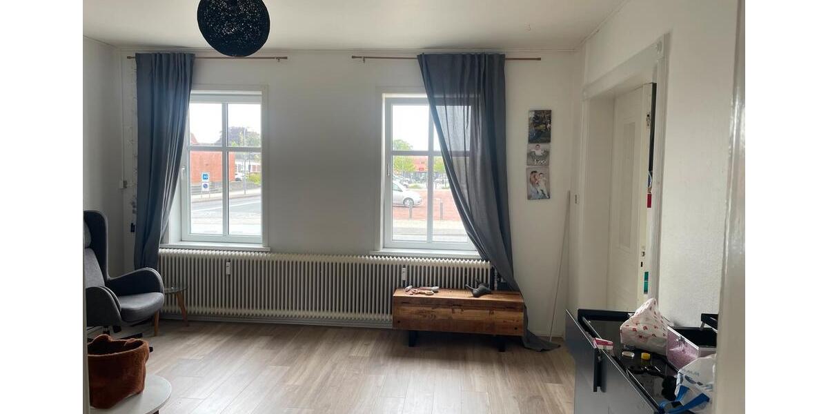 Etagenwohnung Flensburg Falkenberg - 3 Zimmer, 130 m&sup2;, 1.000&euro; | Angebot:26697330